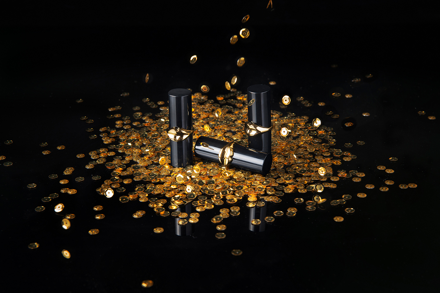 Lipstick in gold glitter